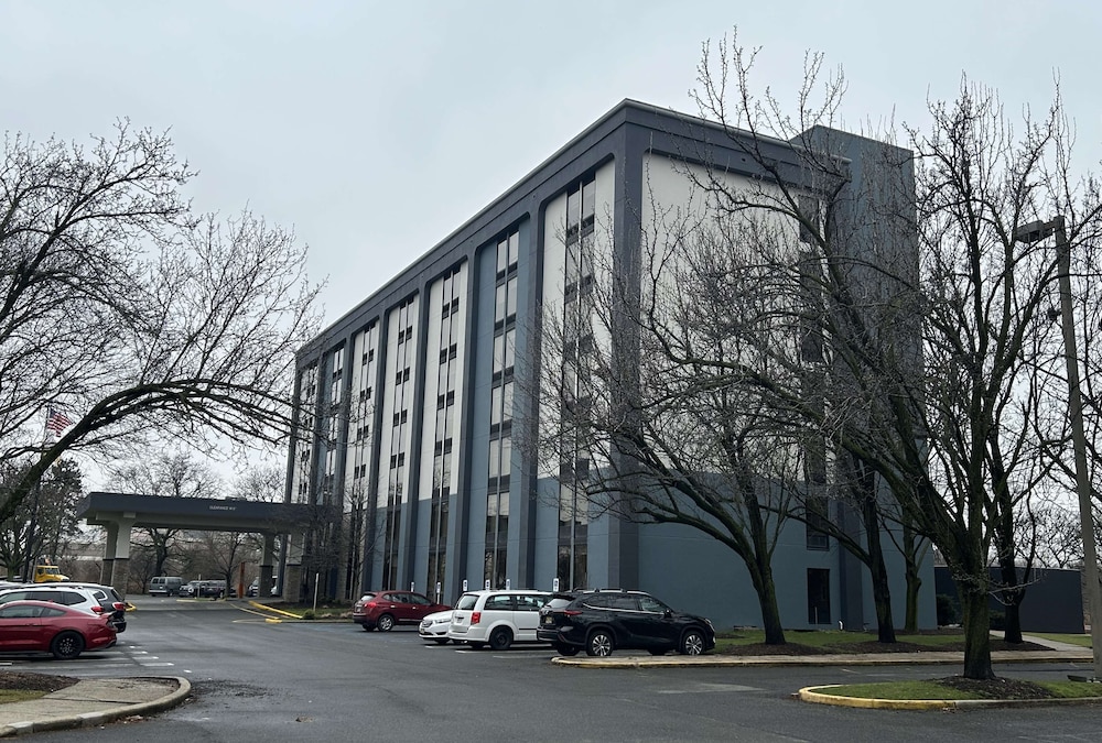 Surestay Hotel By Best Western Secaucus Meadowlands