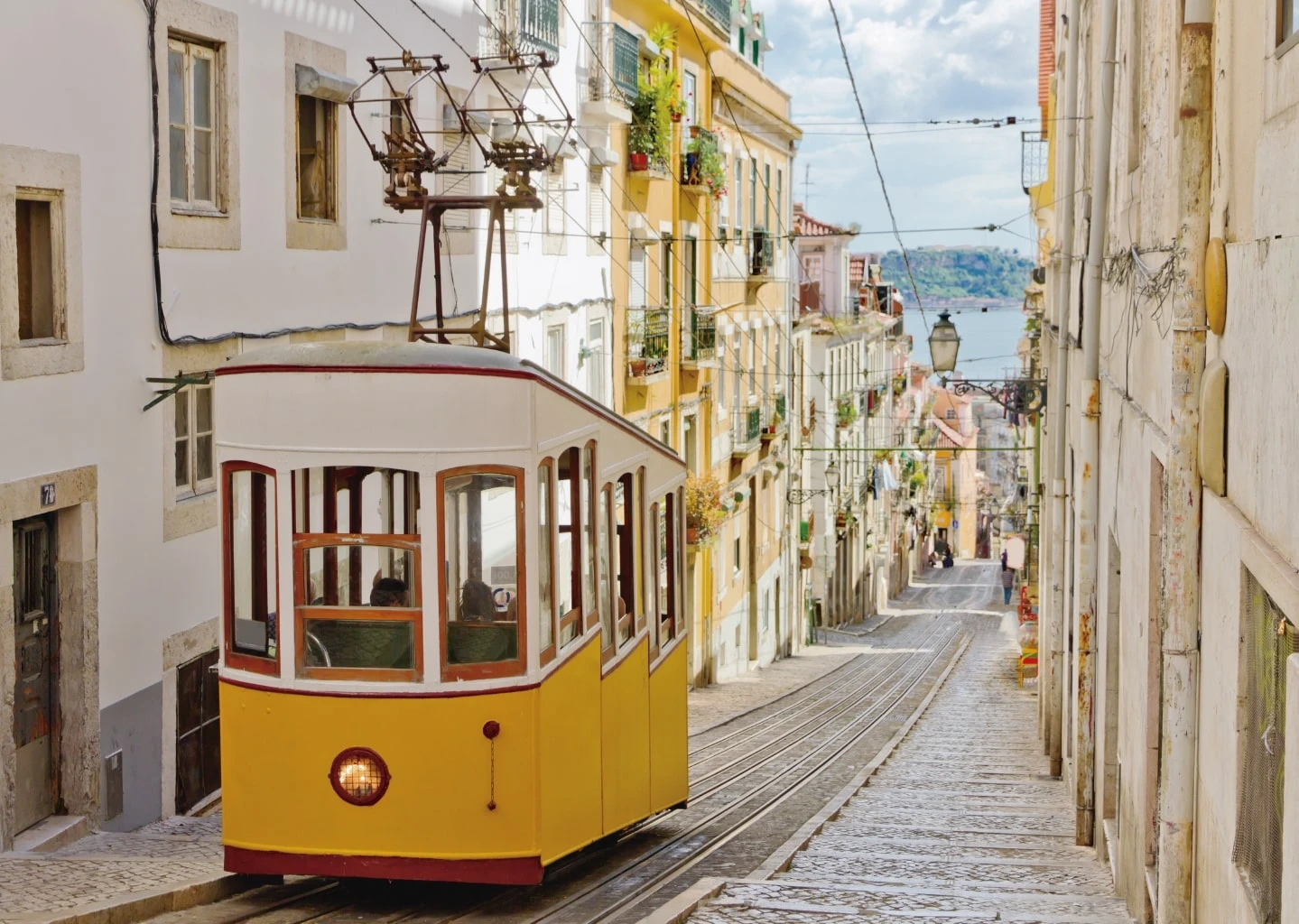Best places to stay in Lisbon - Get up to 23% off | CuddlyNest